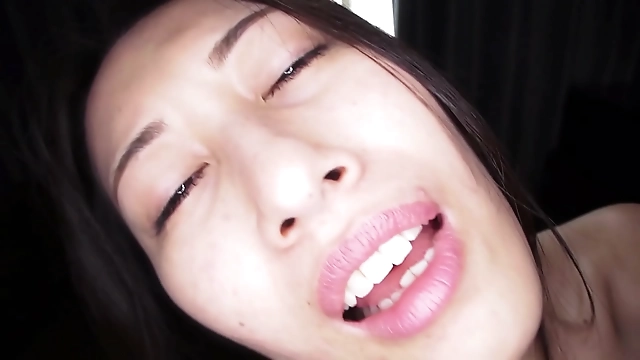 Sensual Japanese Glasses Babe Deepthroats Massive Cock
